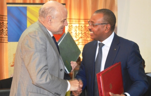 Signature des conventions entre le ministre des finances et du budget et l&rsquo;agence française de développement