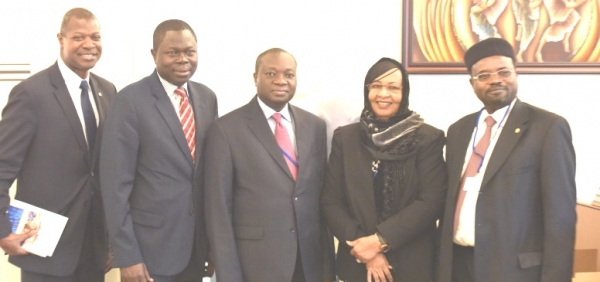 Visite du ministre des finances et du budget a Washington